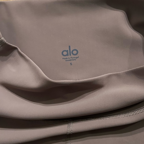 ALO Yoga High Waist Ripped Warrior Leggings in Mauve size small - Picture 4 of 8